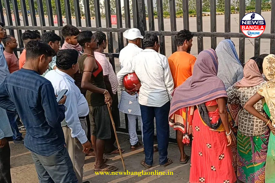 খড়গপুরে মাটির নিচে চাপা পড়ে দুই ঠিকা শ্রমিকের মর্মান্তিক মৃত্যু, দিনভর উত্তেজনার পর সন্ধ্যায় উদ্ধার হয় দেহ দুটি।