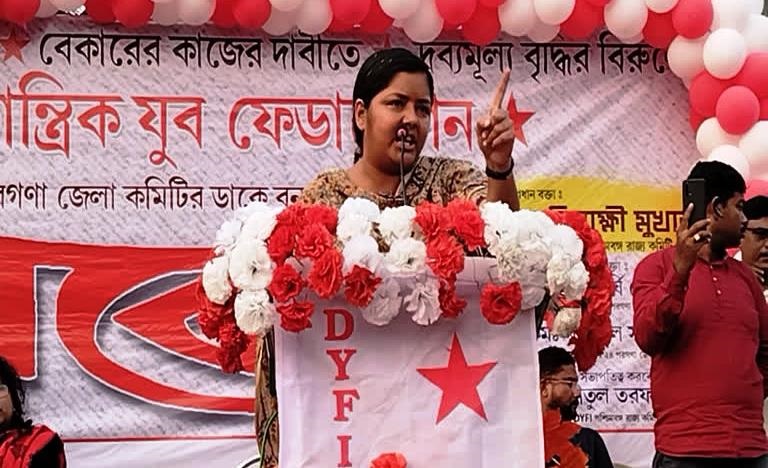 ব্রিগেড সমাবেশে সিপিএম বদলাল বক্তা, চাপ কি তবে আরও বাড়ল? মঞ্চে থাকবেন তরুণ নেত্রী মীনাক্ষী মুখোপাধ্যায়