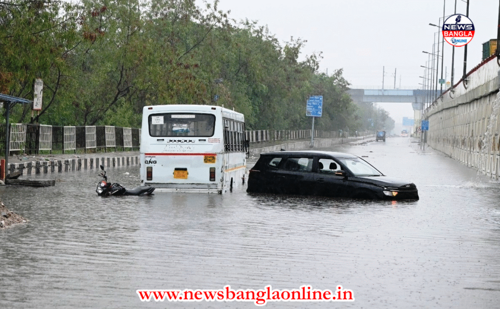 ঝড়, শিলাবৃষ্টি ও বজ্রপাত—প্রাকৃতিক দুর্যোগে বিপর্যস্ত দিল্লি, মৃত্যু দু’জনের